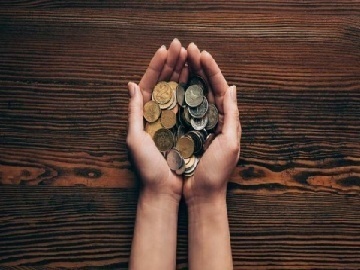 金价飙升创历史新纪录，金饰价格十天上涨近七十元